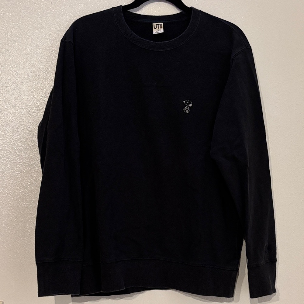 UNIQLO KAWS x Peanuts Black Snoopy Crewneck Sweater